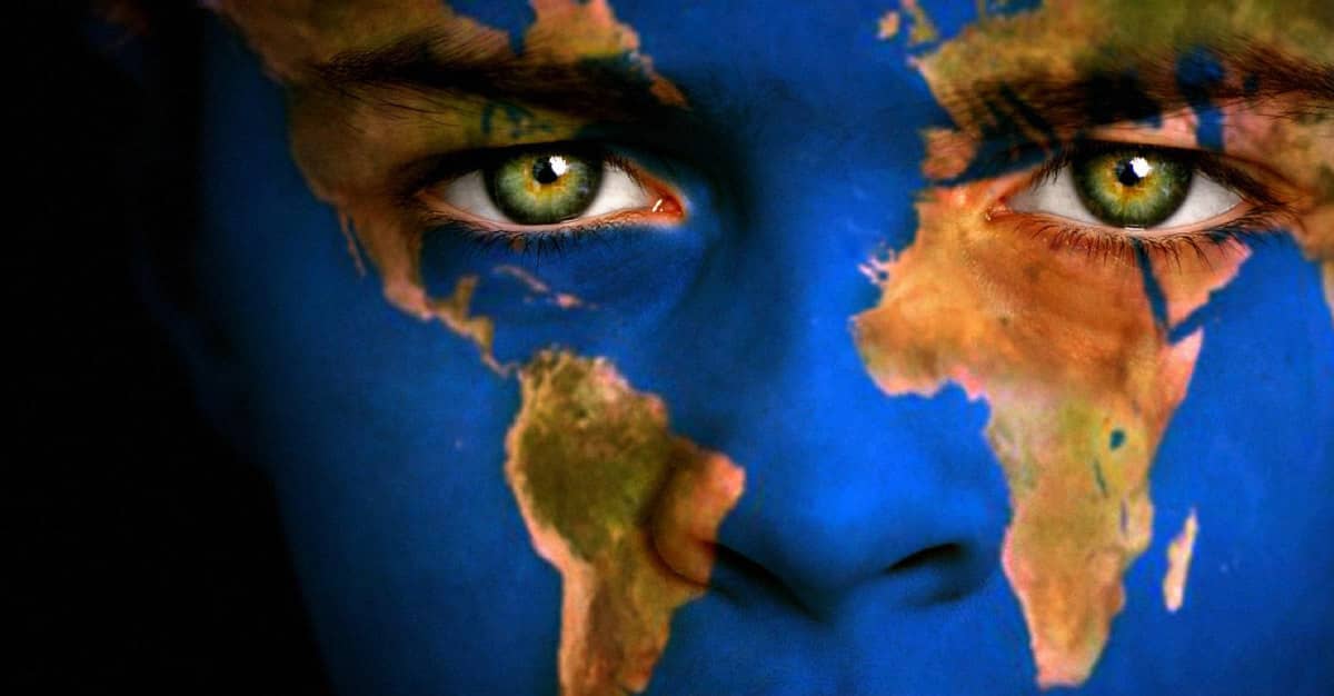 world-on-the-face-heimur-andlit