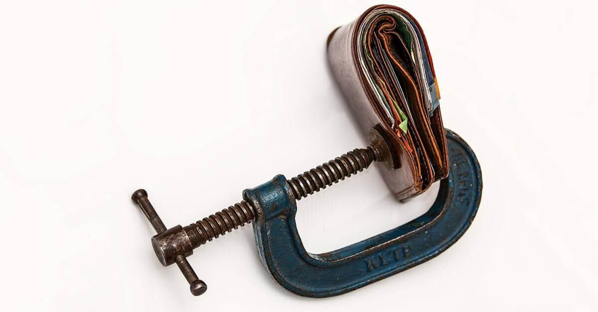 skuld-peningar-veski