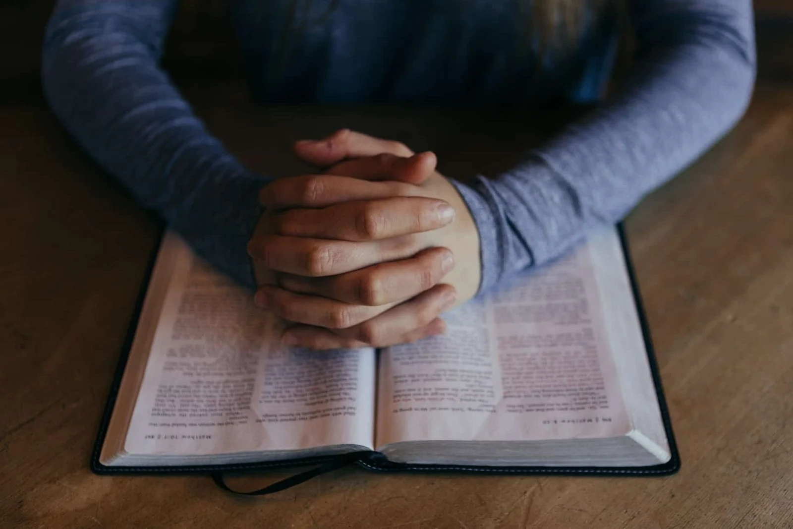 Biblía-biðja-trú Opna grein