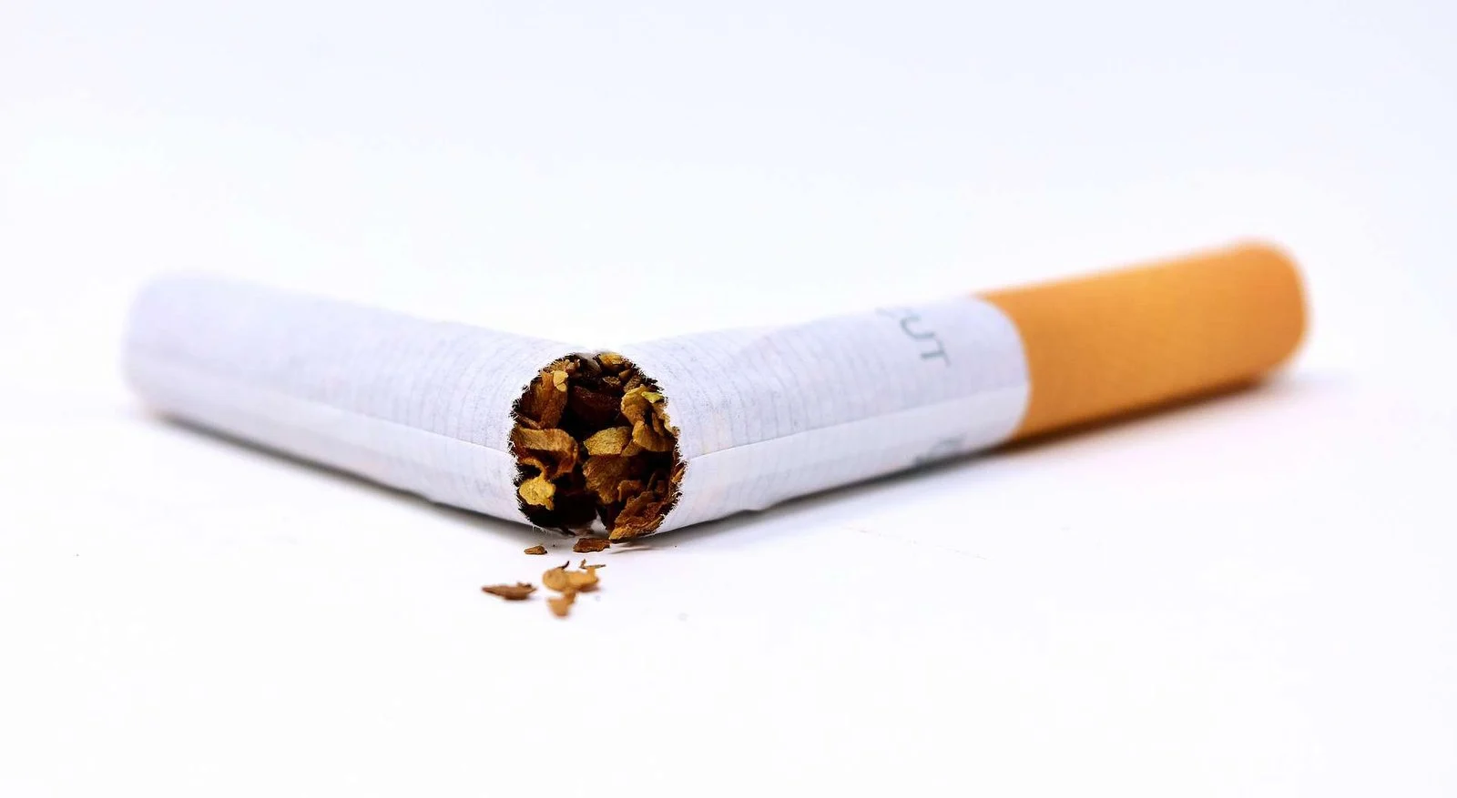 cigarette-3112660_1920