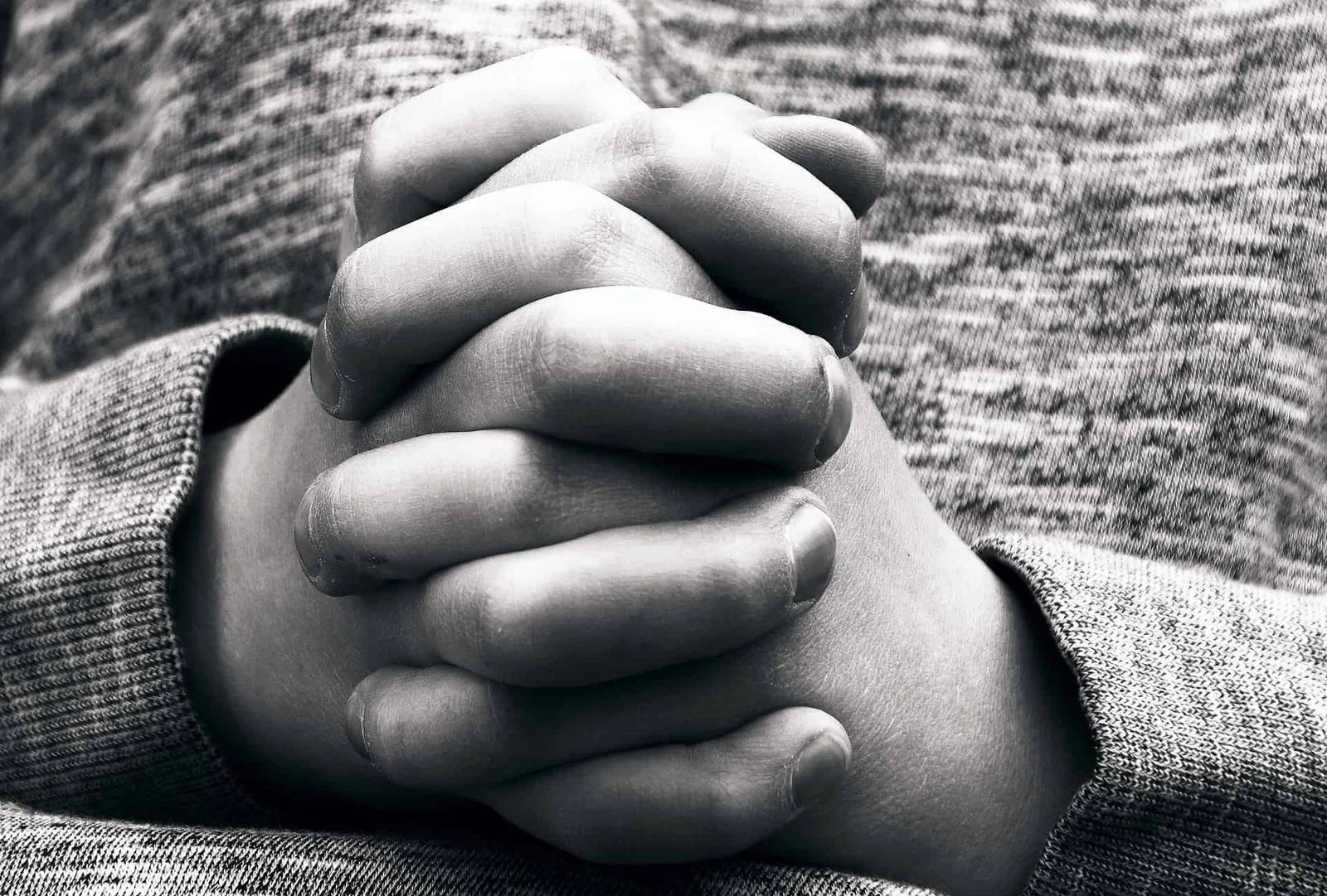 hands-2274254_1920