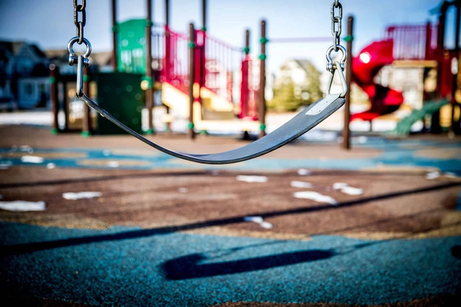 swing-róla-playground-einelti